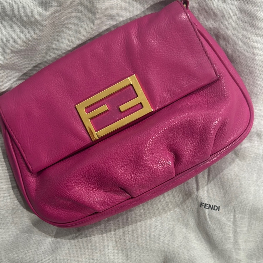 Fendi Fendista Fushia Leather Bag